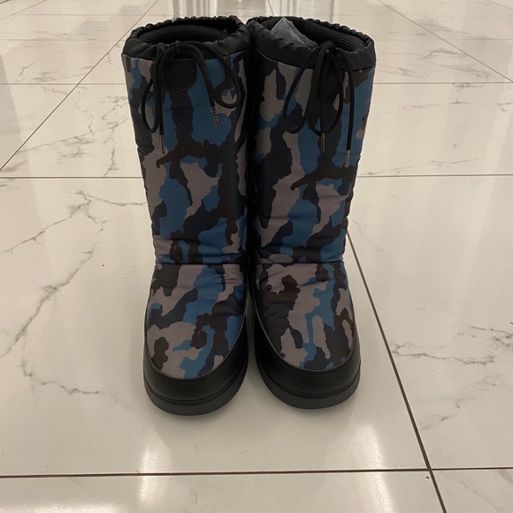 New Moschino Blue Camouflage Moon Boots - Picture 4 of 6